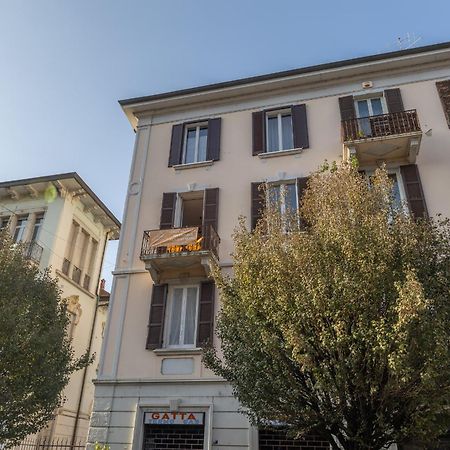Casa Vacanza Dimora Vincenza Luino Bagian luar foto
