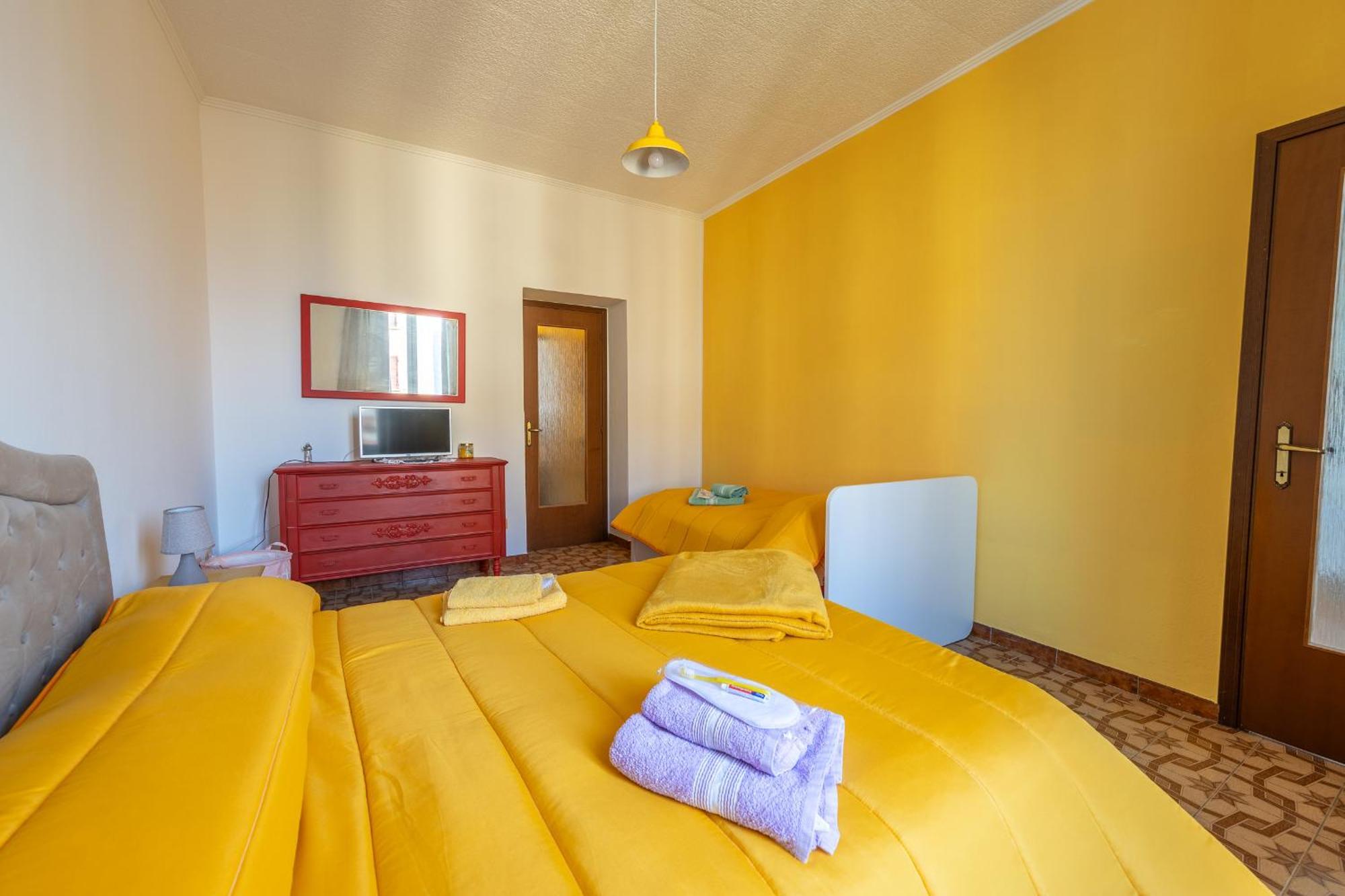 Casa Vacanza Dimora Vincenza Luino Bagian luar foto