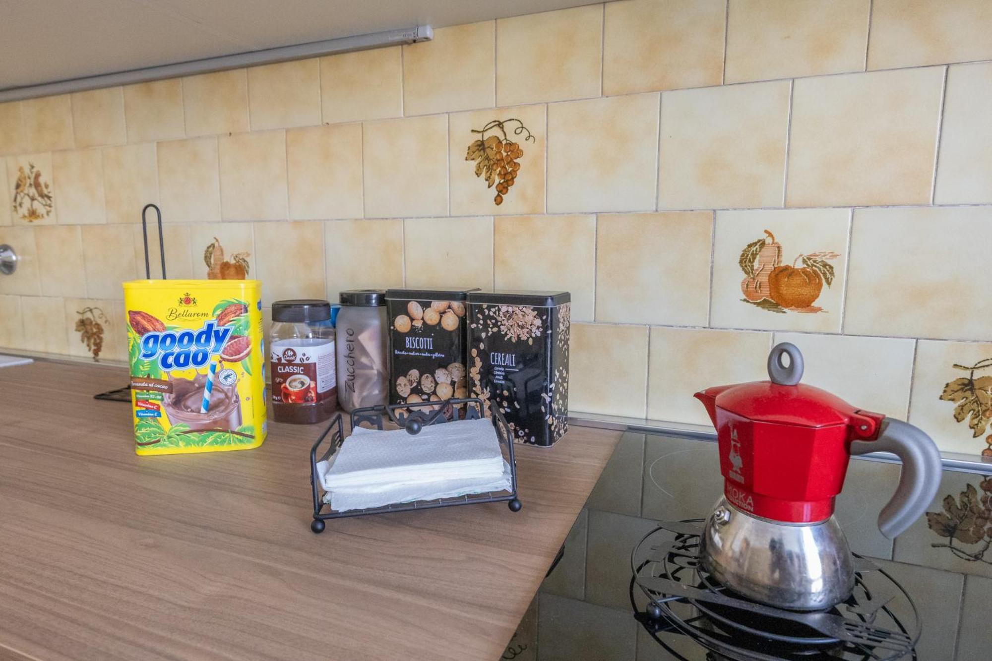Casa Vacanza Dimora Vincenza Luino Bagian luar foto