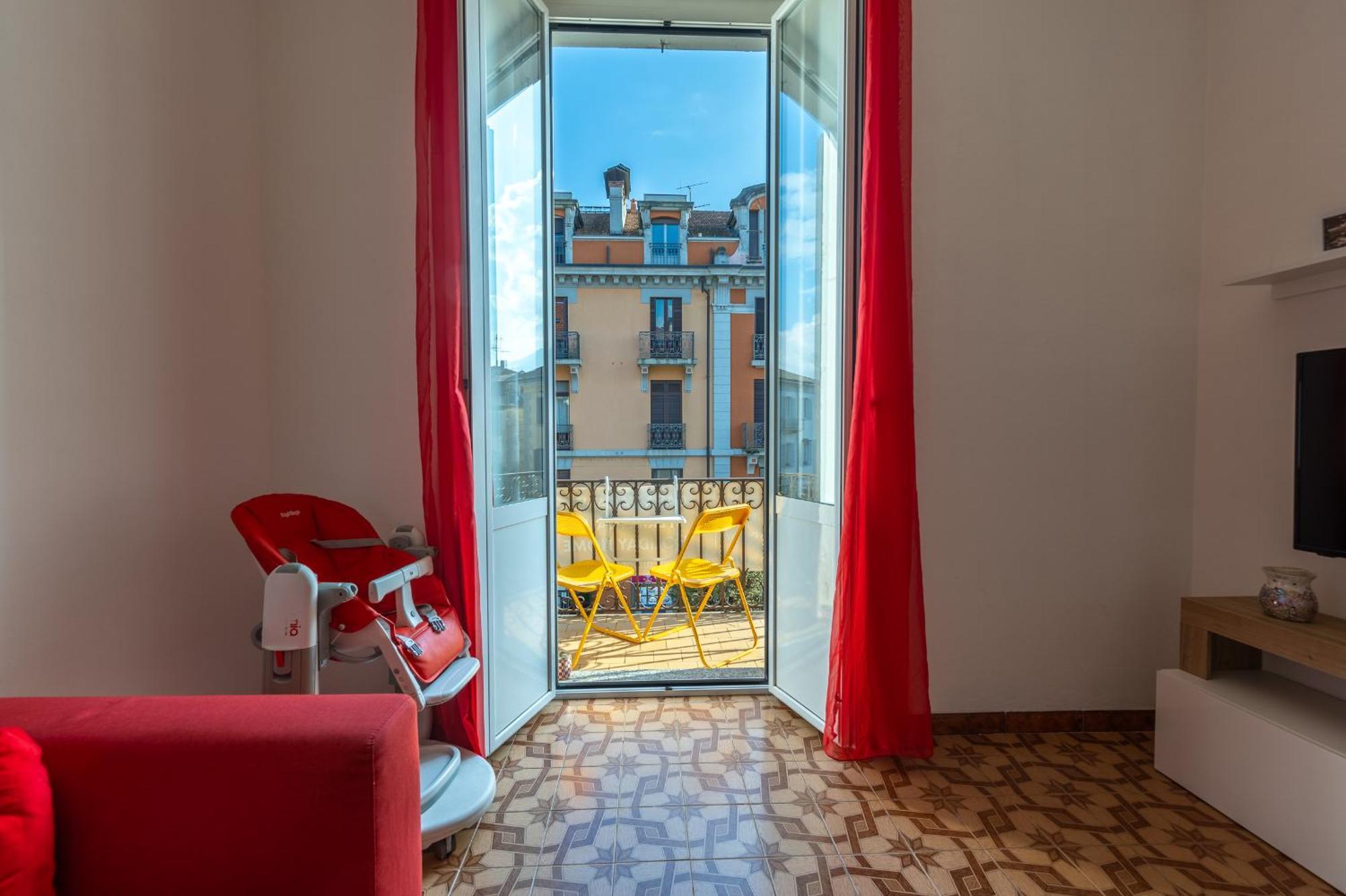 Casa Vacanza Dimora Vincenza Luino Bagian luar foto